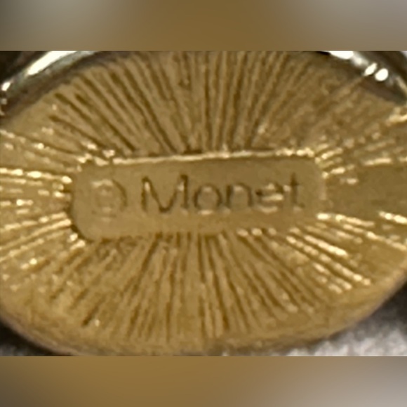 Elegant Gold and Black Bangles - Picture 4 of 6